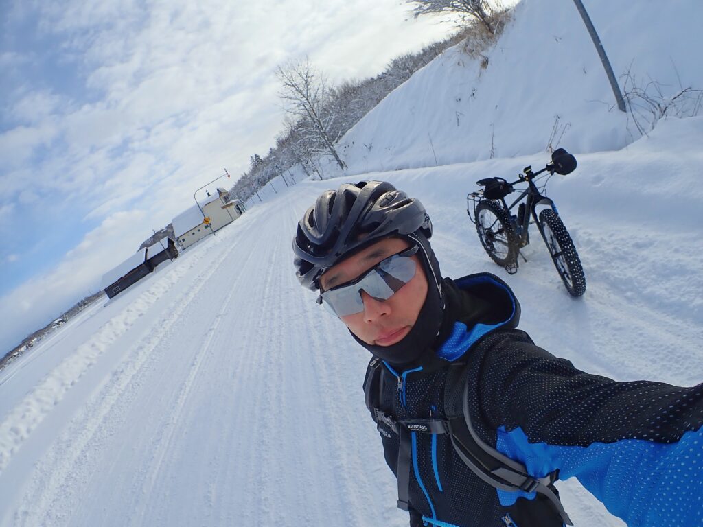 ファットな近所の雪山散策ライド